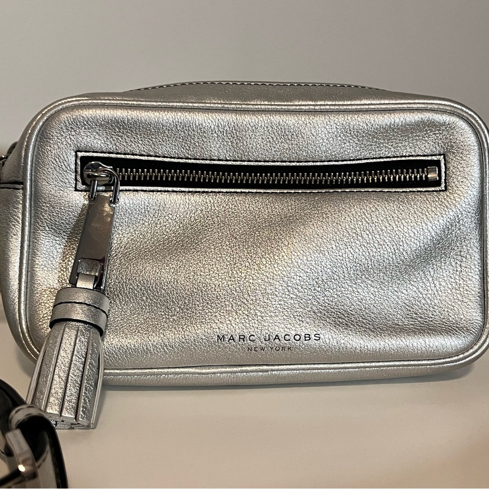 Marc Jacobs Zoom crossbody silver
